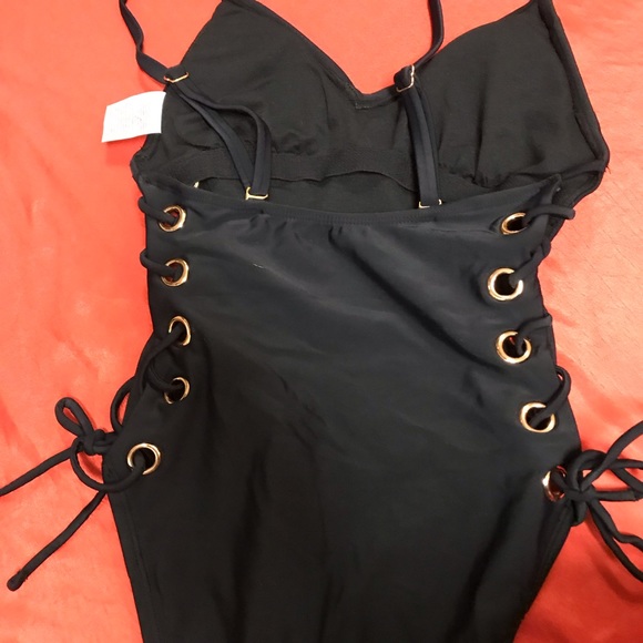 New black swimsuit - Picture 2 of 2
